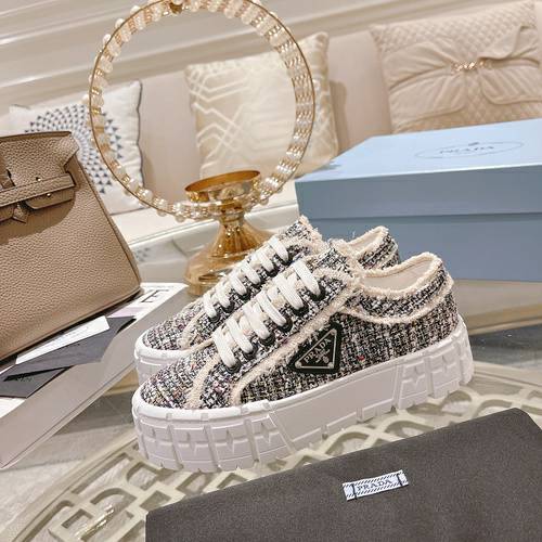 Picture of Prada Shoes Women _SKUfw119558770fw